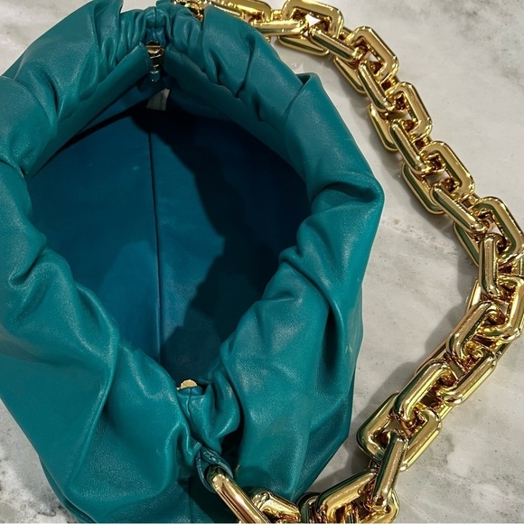 Bottega Veneta Leather The Chain Pouch Handbag - Picture 13 of 16